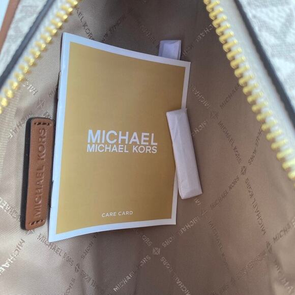 Michael Kors Pencil Case MK Giftables MD Makeup Vanilla - Picture 5 of 7